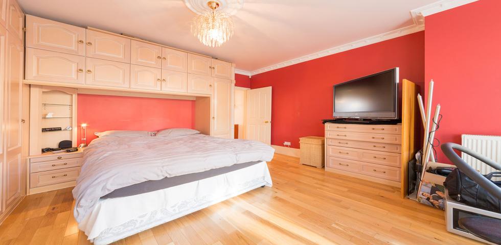 			1 Bedroom, 1 bath, 1 reception Apartment			 Broadhurst Gardens, WEST HAMPSTEAD